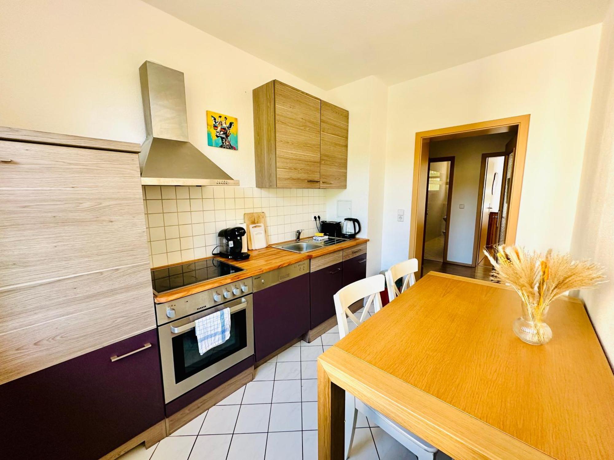 Stoetteritz - 3 - 6 People - 4 Beds - Balcony - Great Public Transport 11 Minutes To The Apartment
