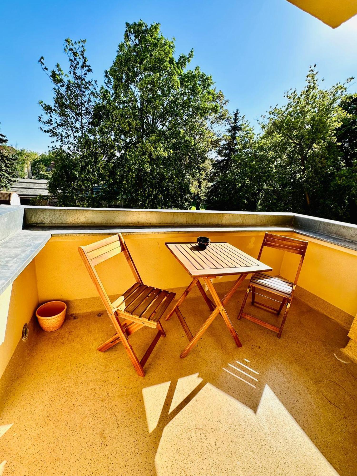 Stoetteritz - 3 - 6 People - 4 Beds - Balcony - Great Public Transport 11 Minutes To The Apartment Leipzig