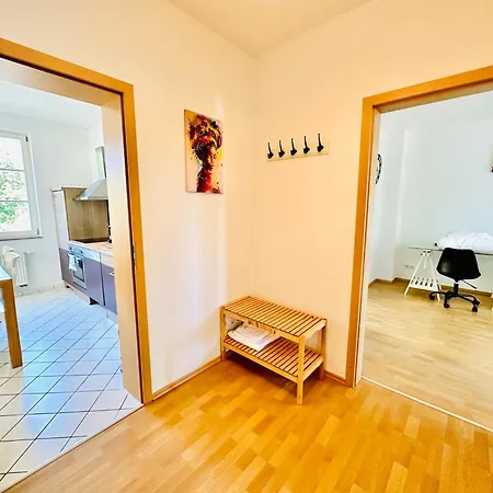 Stoetteritz Holiday Apartment - 3 Rooms - 6 People - 4 Beds - Balcony - Great Public Transport 11 Minutes To The City Leipzig Exterior photo
