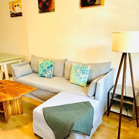 Stoetteritz Holiday Apartment - 3 Rooms - 6 People - 4 Beds - Balcony - Great Public Transport 11 Minutes To The City Leipzig Exterior photo