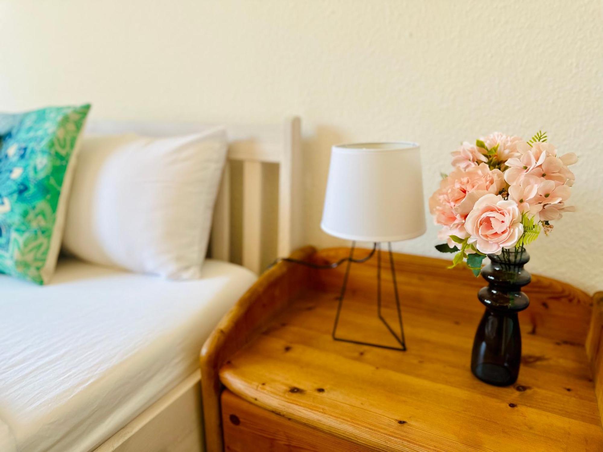 Stoetteritz - 3 - 6 People - 4 Beds - Balcony - Great Public Transport 11 Minutes To The Apartment Leipzig